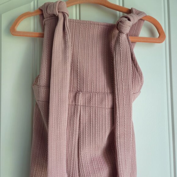 Sale 🎉4/$25 or $10 Baileys Blossom Jumpsuit Size 12-18M - Picture 2 of 4